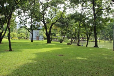 Lumpini park