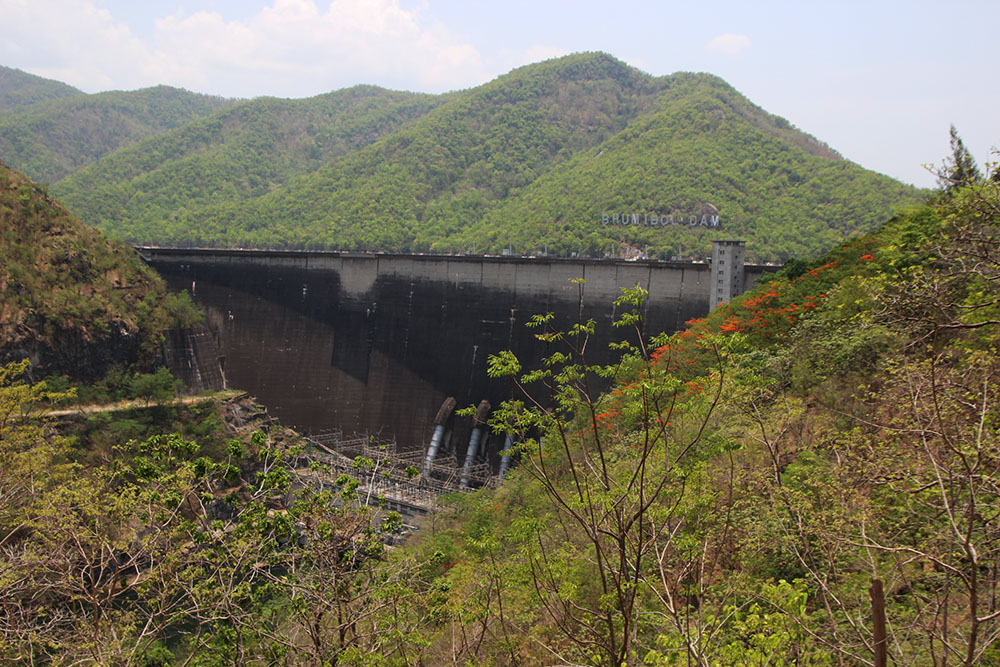 Дамба Пхумибол, Bhumibol Dam, дамба, тай, таиланд, тайланд, путешествие, дауншифтинг, путешествия с ребенком, азия, путешествие по азии, так, город Так, провинция Так, ночь в палатке, кемпинг в таиланде, кемпинг в тае, с палаткой в тай