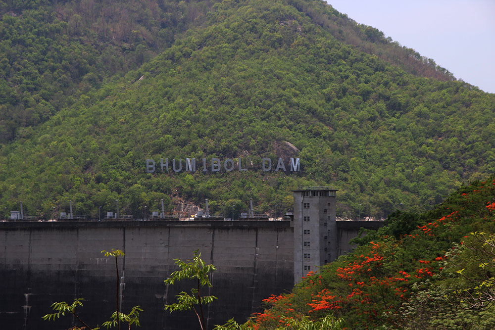 Дамба Пхумибол, Bhumibol Dam, дамба, тай, таиланд, тайланд, путешествие, дауншифтинг, путешествия с ребенком, азия, путешествие по азии, так, город Так, провинция Так, ночь в палатке, кемпинг в таиланде, кемпинг в тае, с палаткой в тай