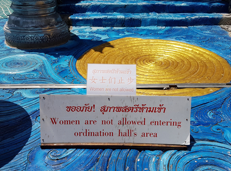 http://julia-batirova.com/ru/blog/thailand/340-khram-wat-sri-suphan-chto-posmotret-v-chiang-mve-2017