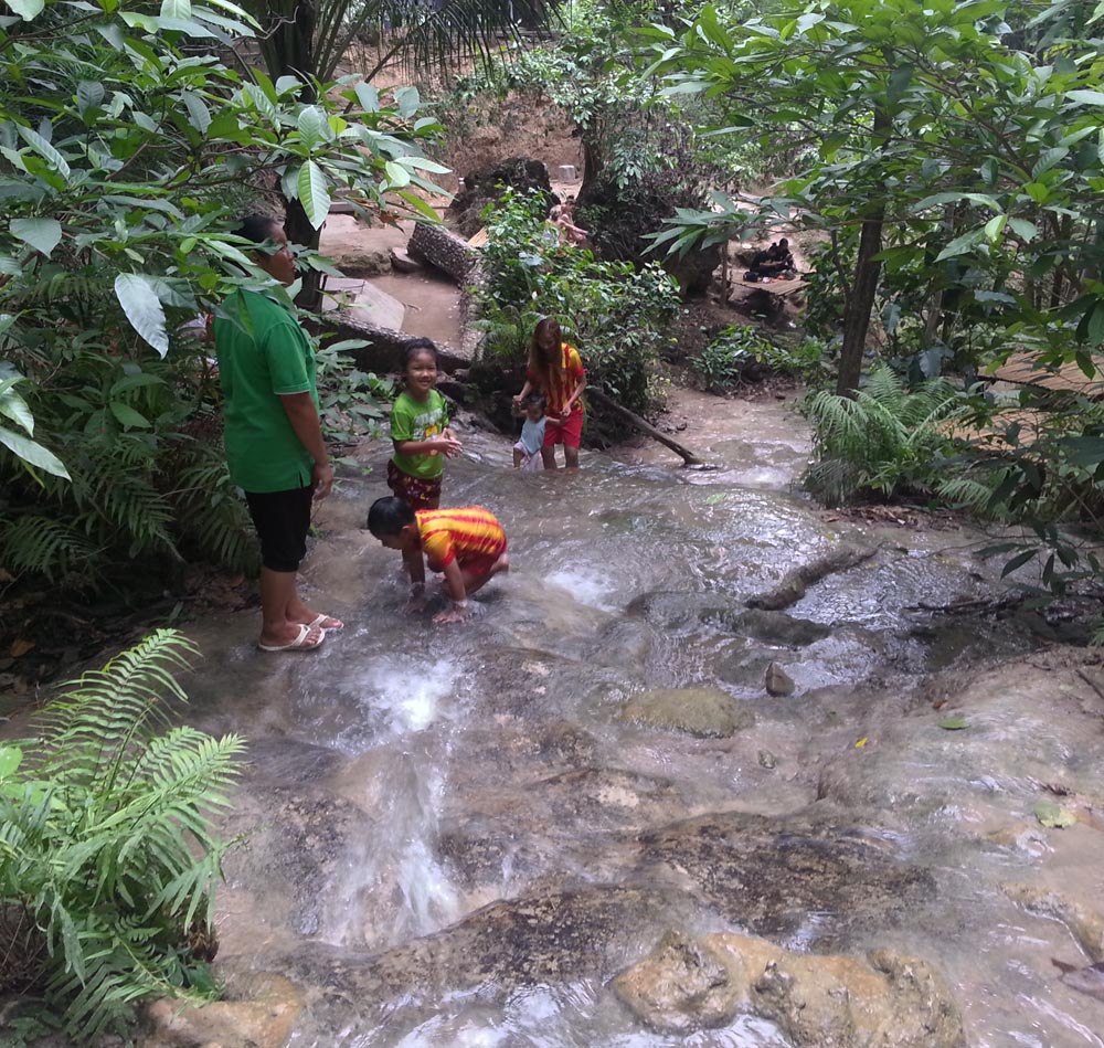 Водопад Сай Йок Яй ( Sai Yok Yai waterfall). Качнанабури.