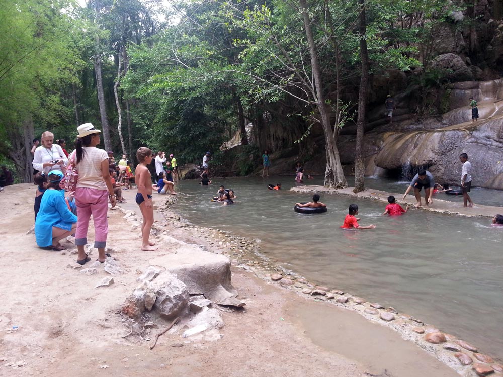 Водопад Сай Йок Яй ( Sai Yok Yai waterfall) 