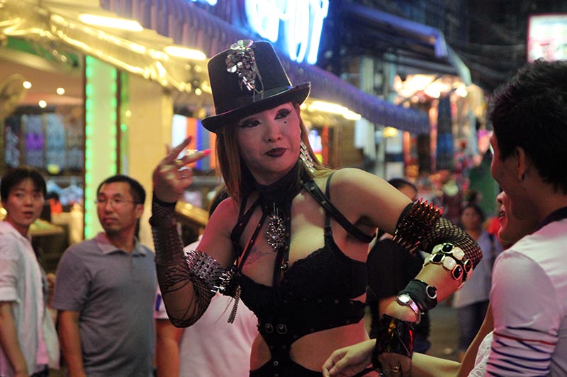 Уокинг-стрит Walking street25
